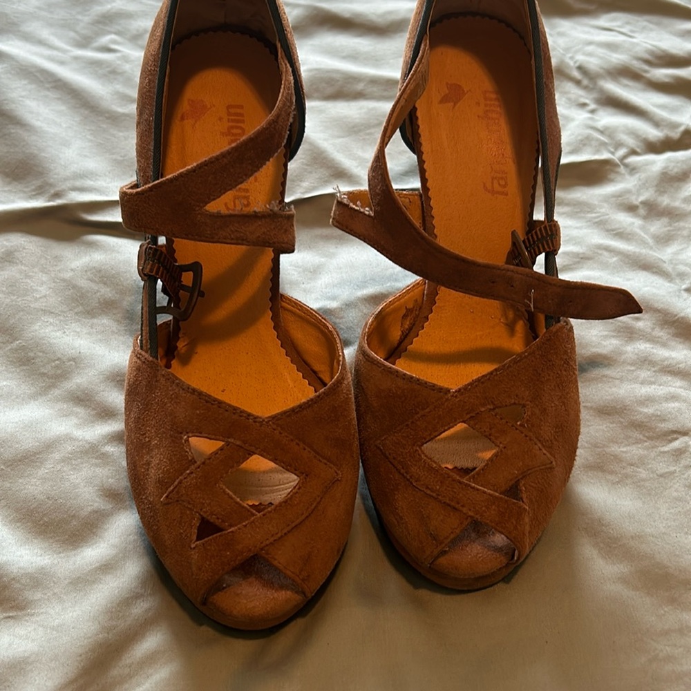 Peeptoe cutout heels women’s size 6.5